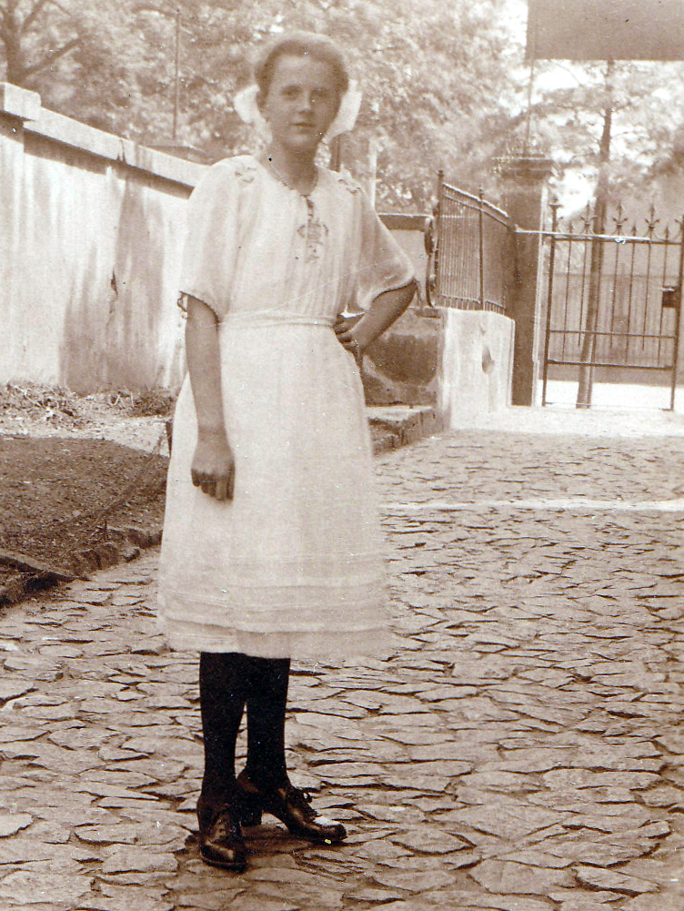 Jugendweihe Uroma Erna 1922, Foto: privat